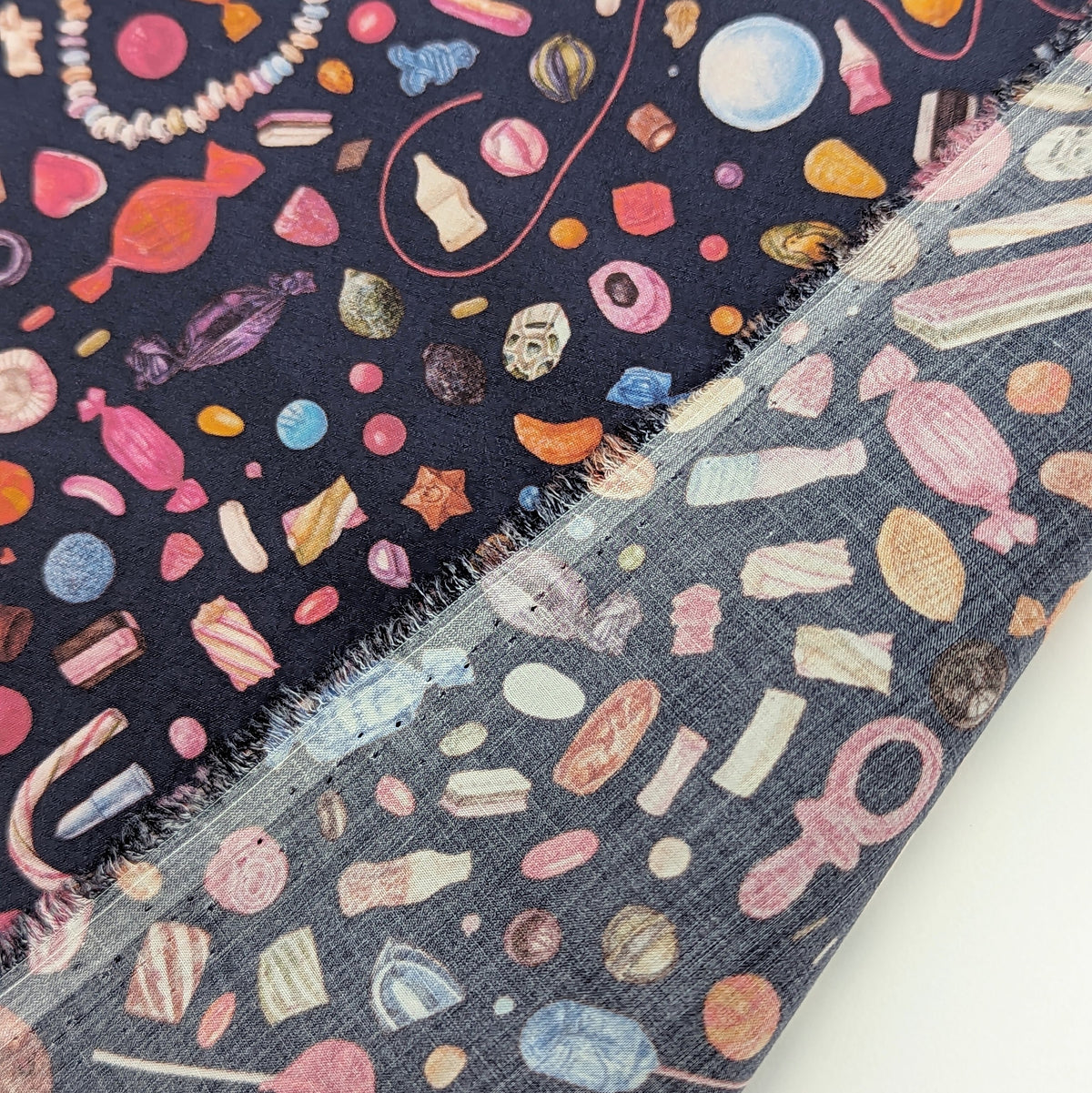 ◆輸入 リバティ LIBERTY タナローン Truly Scrumptious トゥルーリー・スクランプシャス ネイビー地 約130×50cm