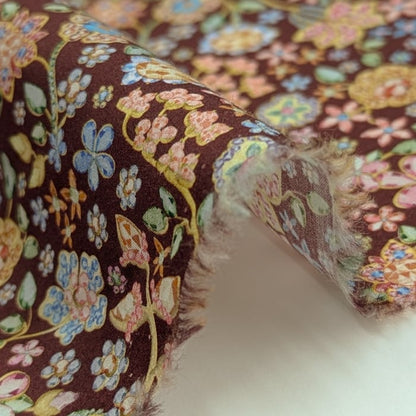 リバティ・ファブリックス　タナローン　Fiona Devaux　フィオナ・ドゥヴォー　ブラウン地　約108×50cm