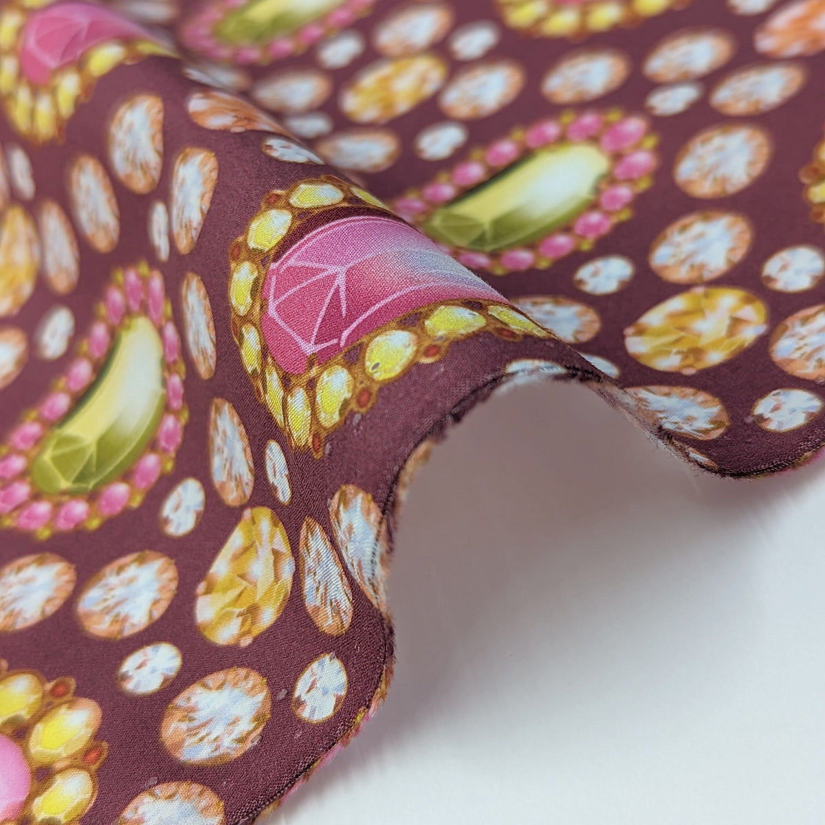 ◆輸入　リバティ　LIBERTY　タナローン　Tiara Wine Red　ティアラ　ワインレッド　約130×50cm