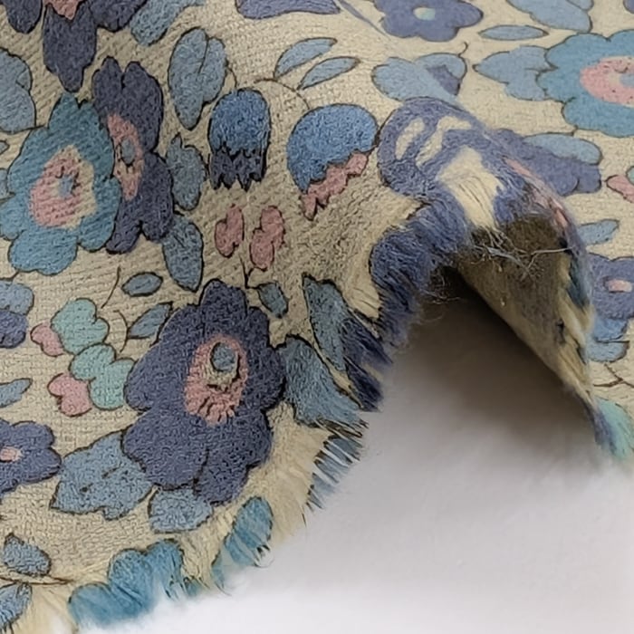 リバティ・ファブリックス　●エアリーコット生地●　Betsy　ベッツィ　ブルー　約108×50cm