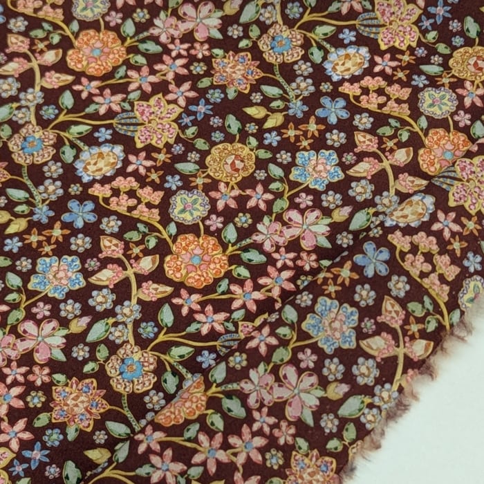 リバティ・ファブリックス　タナローン　Fiona Devaux　フィオナ・ドゥヴォー　ブラウン地　約108×50cm