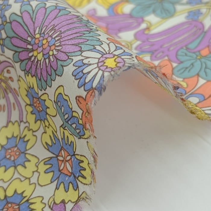 リバティ・ファブリックス　タナローン　Rainbow Garden　レインボウ・ガーデン　イエロー/パープル　約108×50cm