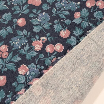 リバティ・ファブリックス　●エアリーコット生地●　Babette　バベット　ネイビー地/ピンク実　約108×50cm