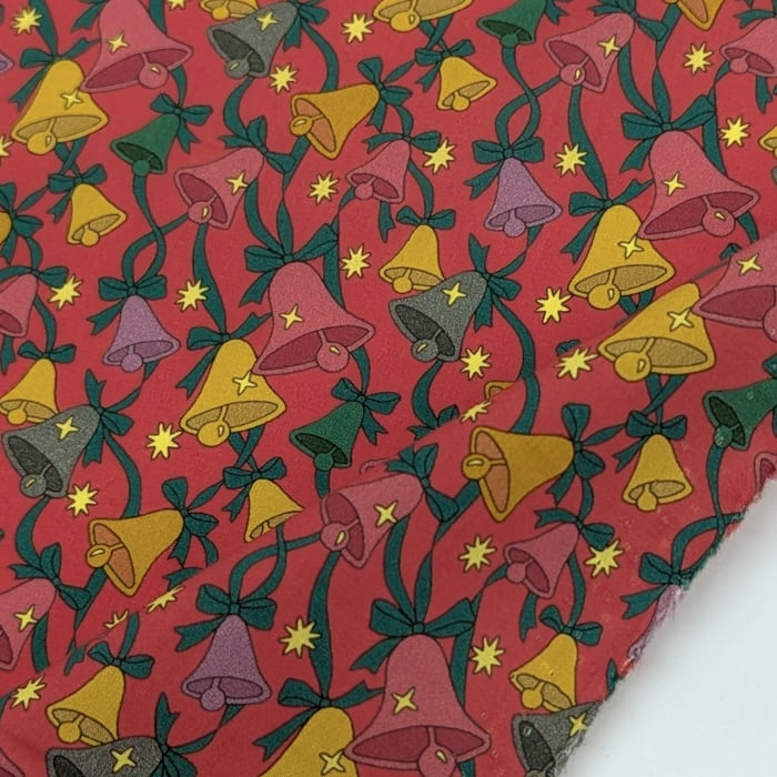 リバティ・ファブリックス　タナローン　Sparkling Bells　スパークリング・ベルズ　レッド　約108×50cm