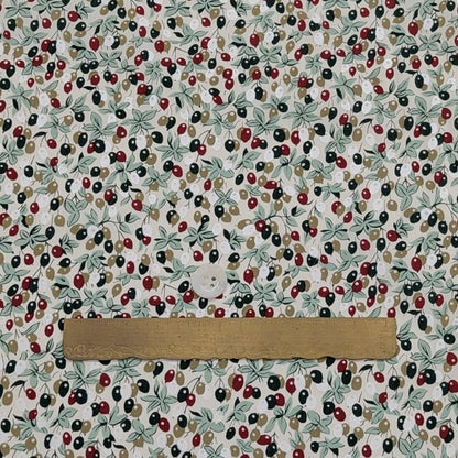 リバティ・ファブリックス　タナローン　Berry Bouquet　ベリー・ブーケ　オリーブカラー　約108×50cm