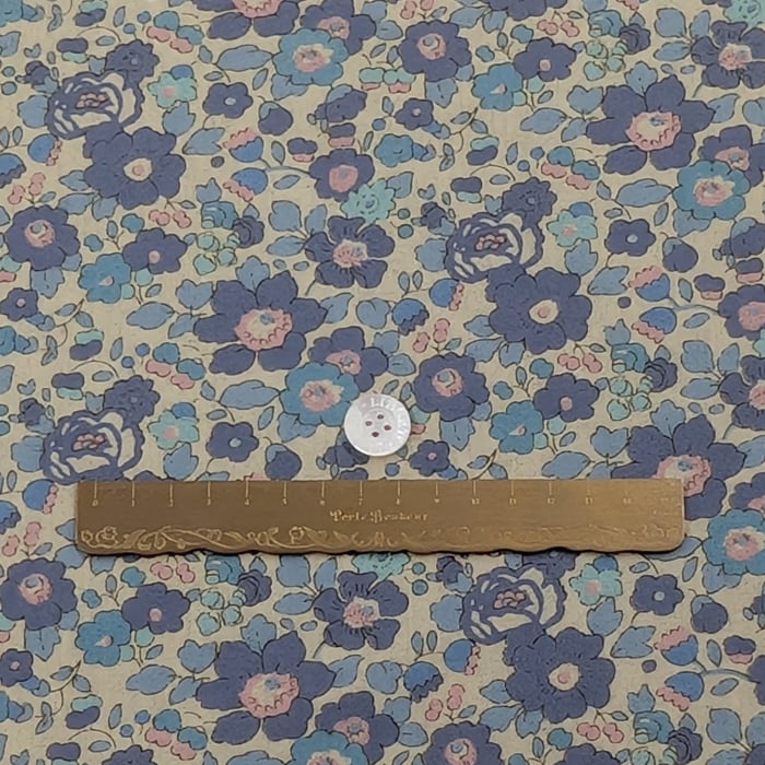 リバティ・ファブリックス　●エアリーコット生地●　Betsy　ベッツィ　ブルー　約108×50cm