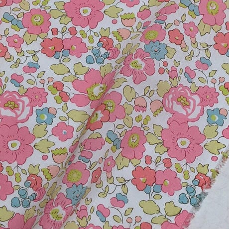 ◆輸入　リバティ　LIBERTY　タナローン　Betsy Je T'Aime　ベッツィ　ジュテーム　約130×50cm