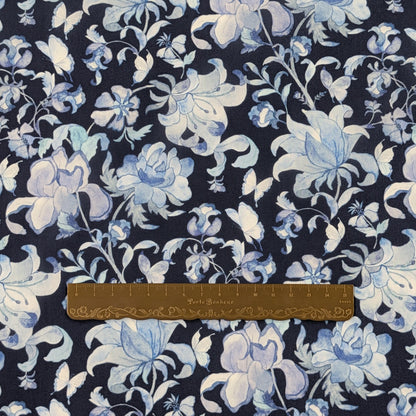 リバティ・ファブリックス　タナローン　Butterfly Vine　バタフライ・ヴァイン　約108×50cm