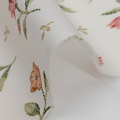 リバティ・ファブリックス　タナローン　Royal Threads　ロイヤル・スレッズ　ライトベージュ地　約108×50cm