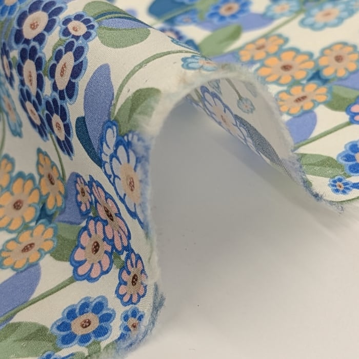 リバティ・ファブリックス　タナローン　Primula Park　プリムラ・パーク　ブルー　約108×50cm