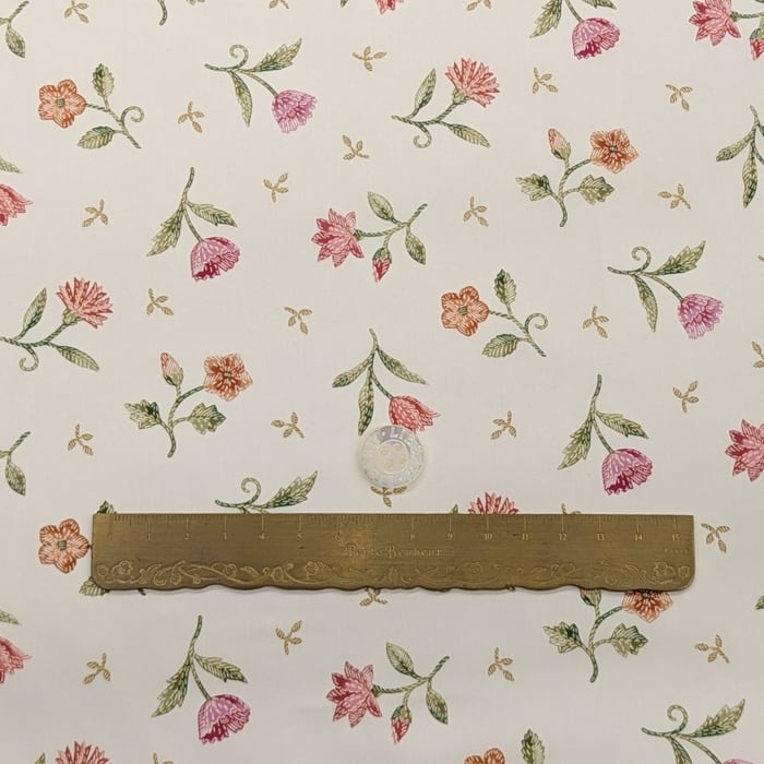 リバティ・ファブリックス　タナローン　Royal Threads　ロイヤル・スレッズ　ライトベージュ地　約108×50cm
