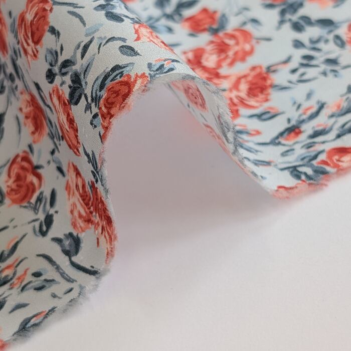 ◆輸入　リバティ　LIBERTY　タナローン　Dancing Roses　ダンシング・ローゼズ　約130×50cm