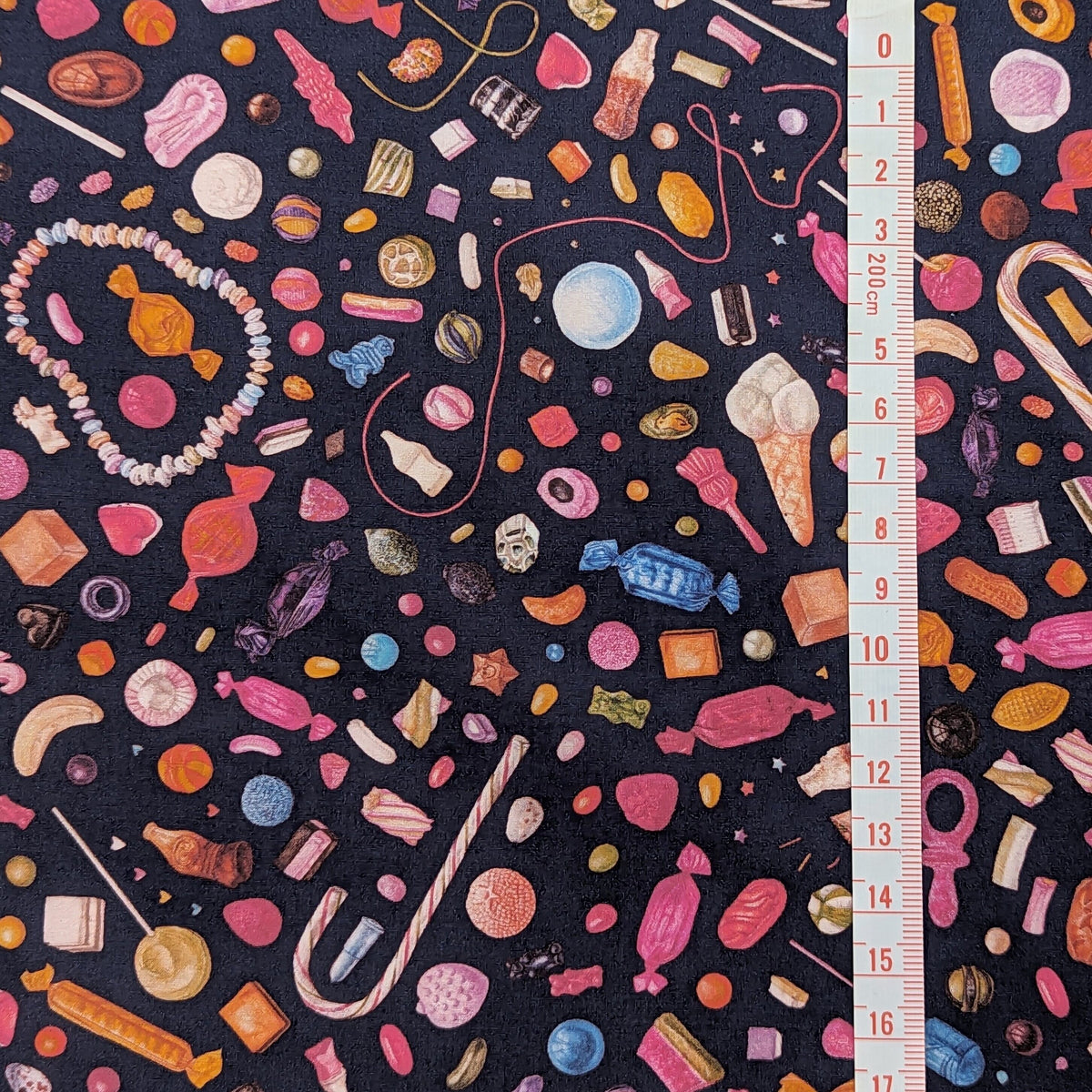 ◆輸入　リバティ　LIBERTY　タナローン　Truly Scrumptious　トゥルーリー・スクランプシャス　ネイビー地　約130×50cm
