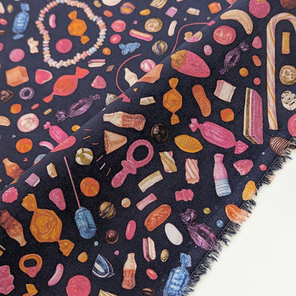 ◆輸入　リバティ　LIBERTY　タナローン　Truly Scrumptious　トゥルーリー・スクランプシャス　ネイビー地　約130×50cm