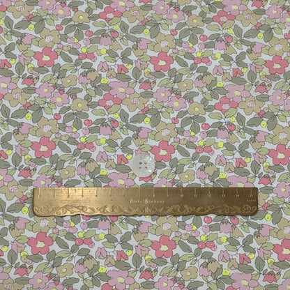 リバティ・ファブリックス　タナローン　Betsy Berry　ベッツィ・ベリー　イエローネオン　約108×50cm