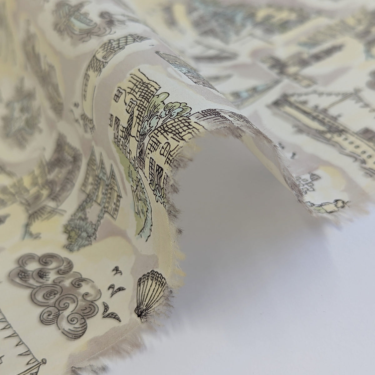 ◆輸入　リバティ　LIBERTY　タナローン　Isle of Wight　アイル オブ ワイト　ベージュ　約130×50cm