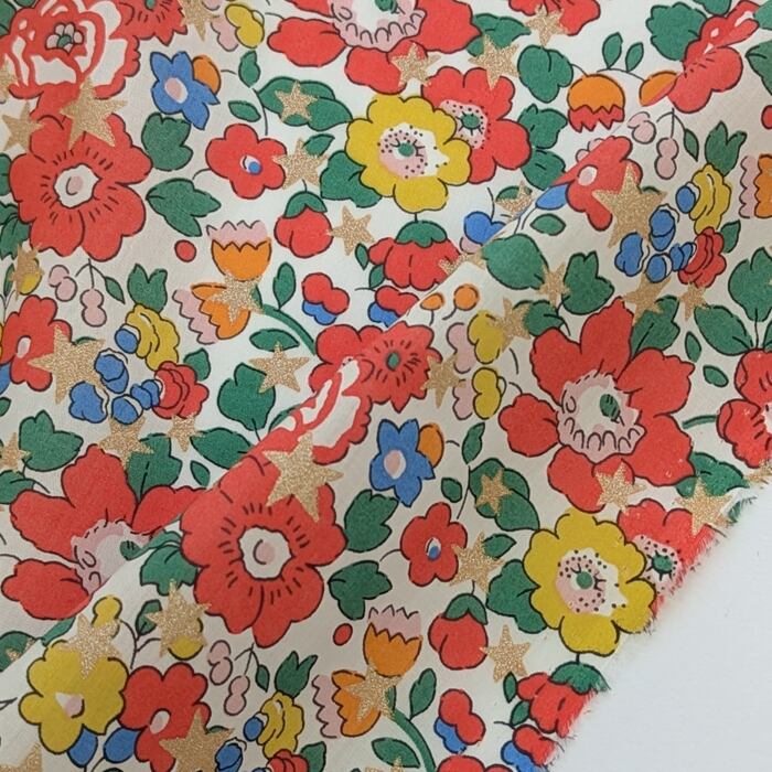 ◆輸入　リバティ　LIBERTY　タナローン　Betsy Star White　ベッツィスター　ホワイト　約130×50cm